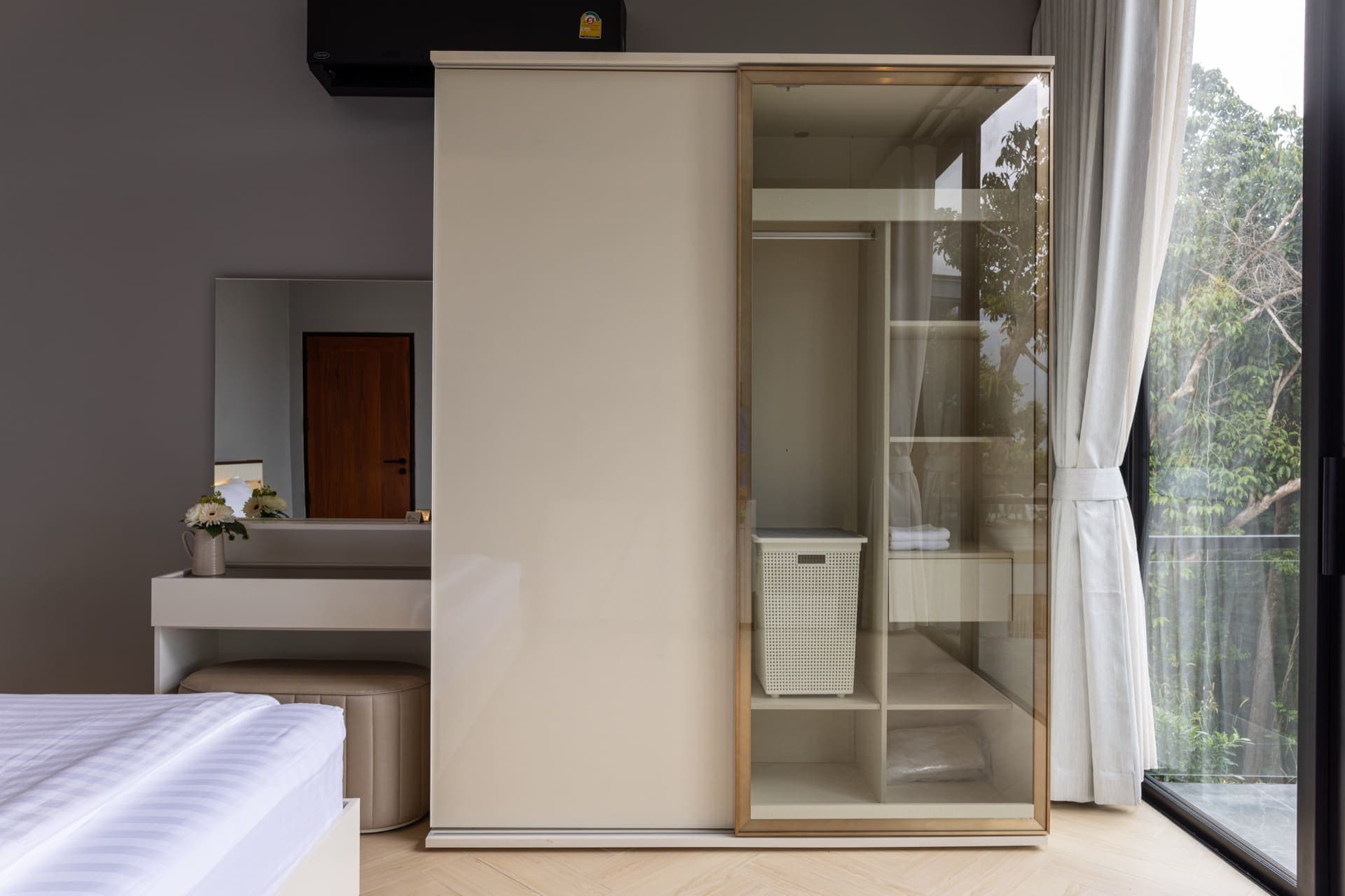 Escape Villa 23