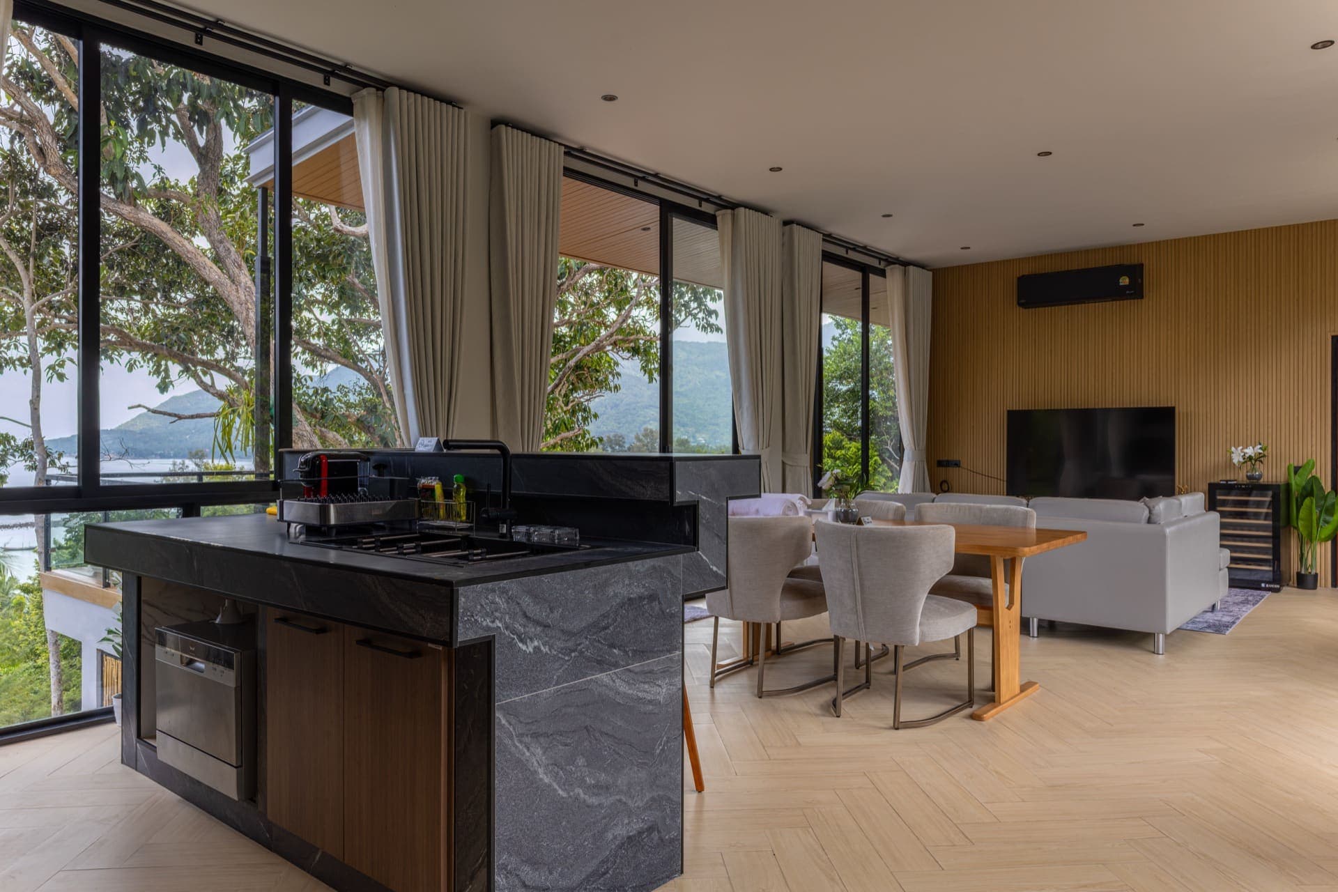 Escape Villa 25